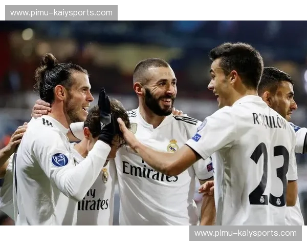 绿野上的华章：曼城与尤文图斯的史诗对决，足球的魅力在此绽放